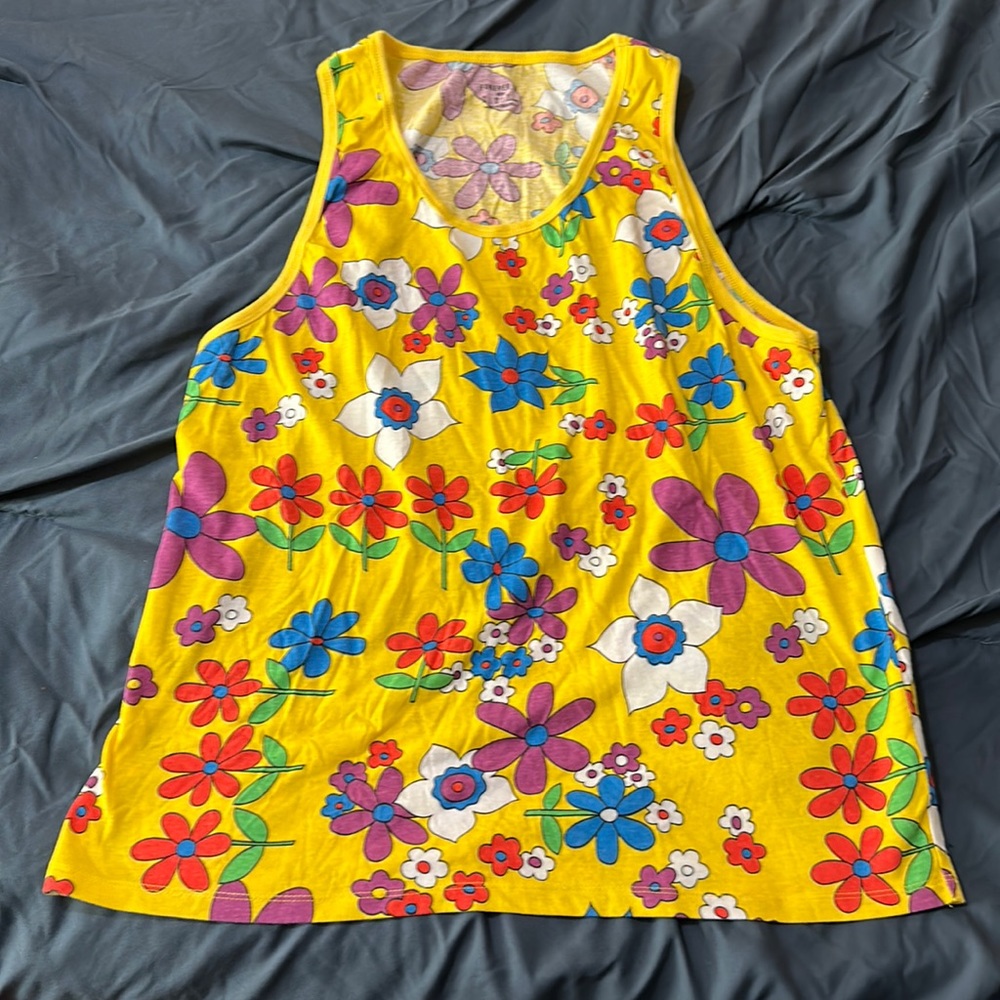 never worn tanktop size large mens.